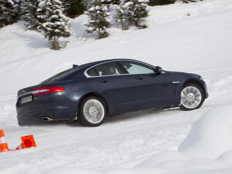  Jaguar XF 3.0 AWD 2012 года  (фото 3 из 9)